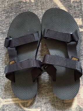 Teva Black Outdoor Sandals Size 6